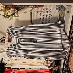 Women's chevron sleeveless blouse